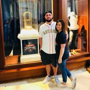 Meet your Posher, Derrick